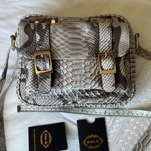 ADA ( Australian) leather crossbody bag - Picture 11 of 16